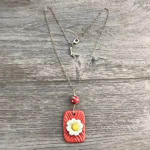 Handmade daisy flower pendant necklace